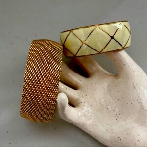💛💍(2) Cuffs Bracelets Gold Tone Ecru Enamel & Gold Mesh NWT